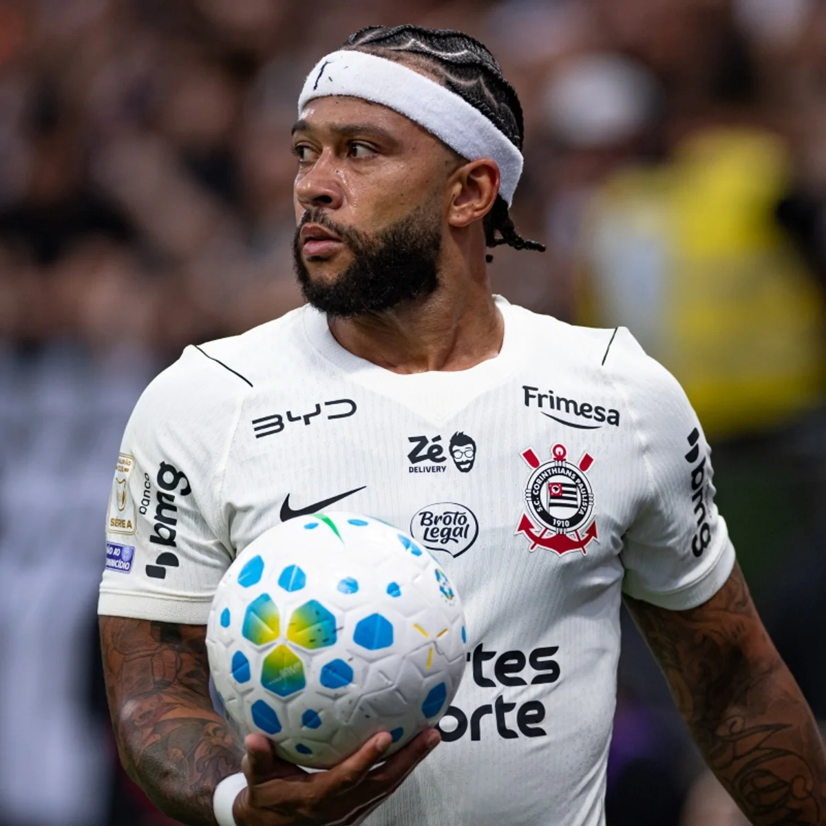 Corinthians encara Inter com 11 pendurados para clássico contra o Palmeiras
