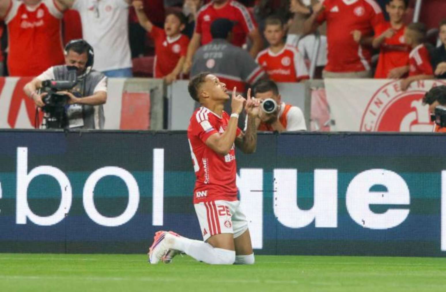 Internacional come&ccedil;ou a partida com o p&eacute; direito no Beira-Rio &ndash;