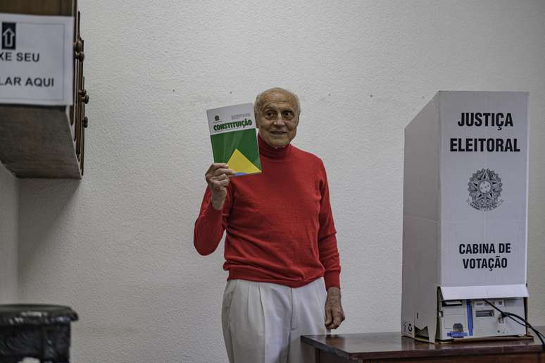 Moraes, Cármen Lúcia, Nunes Marques e outras autoridades vão às urnas nesta manhã