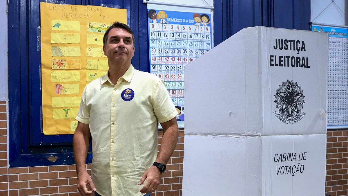 Flávio pede ao TSE mais 2 horas de votação em cidades de SP, PR e SC