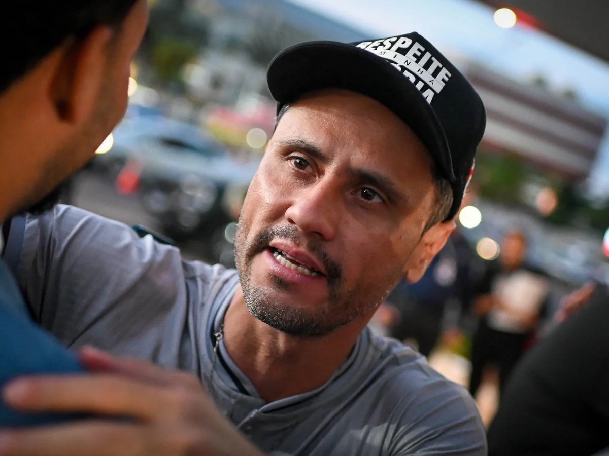 Por apoio na ALMG e revisão de dívida, Cleitinho cola em Flávio e no PL