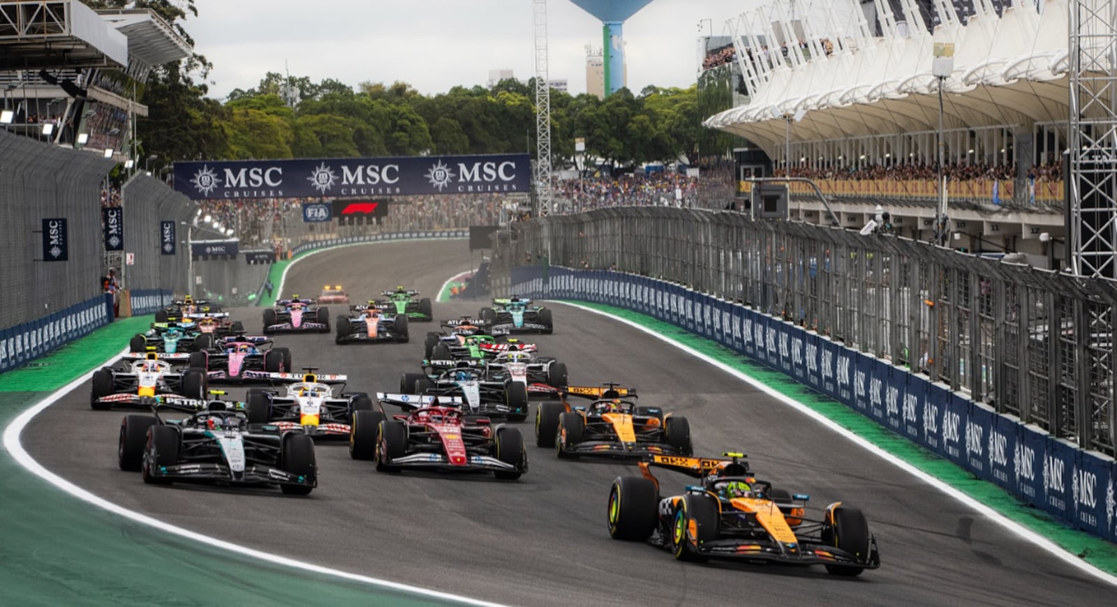 Edição de 2025 do GP de São Paulo reuniu 303,6 mil espectadores e gerou impacto econômico de R$ 2,3 bilhões Reprodução/Instagram/@autodromointerlagos