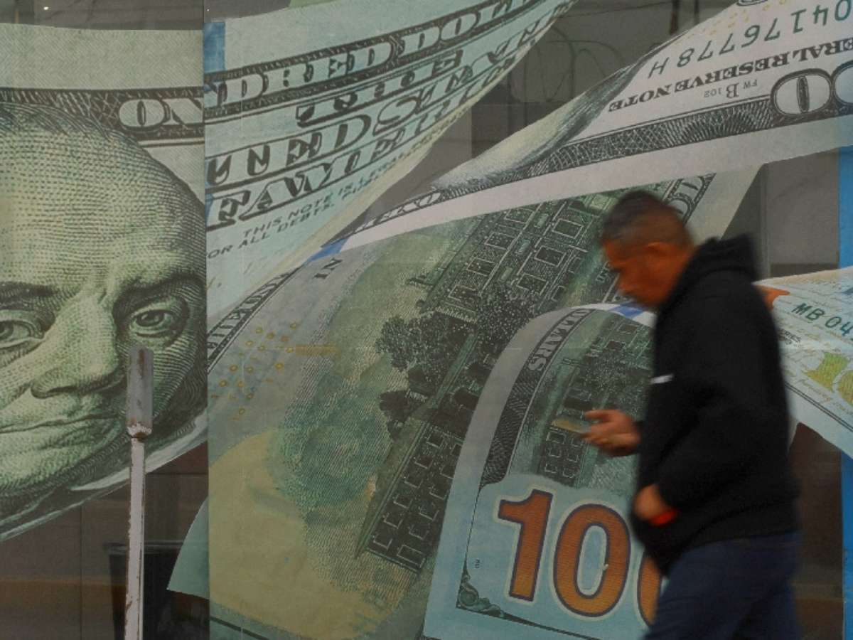 Queda do dólar e alta da Bolsa: entenda euforia do mercado com Flávio Bolsonaro à frente de Lula para disputa do 2º turno