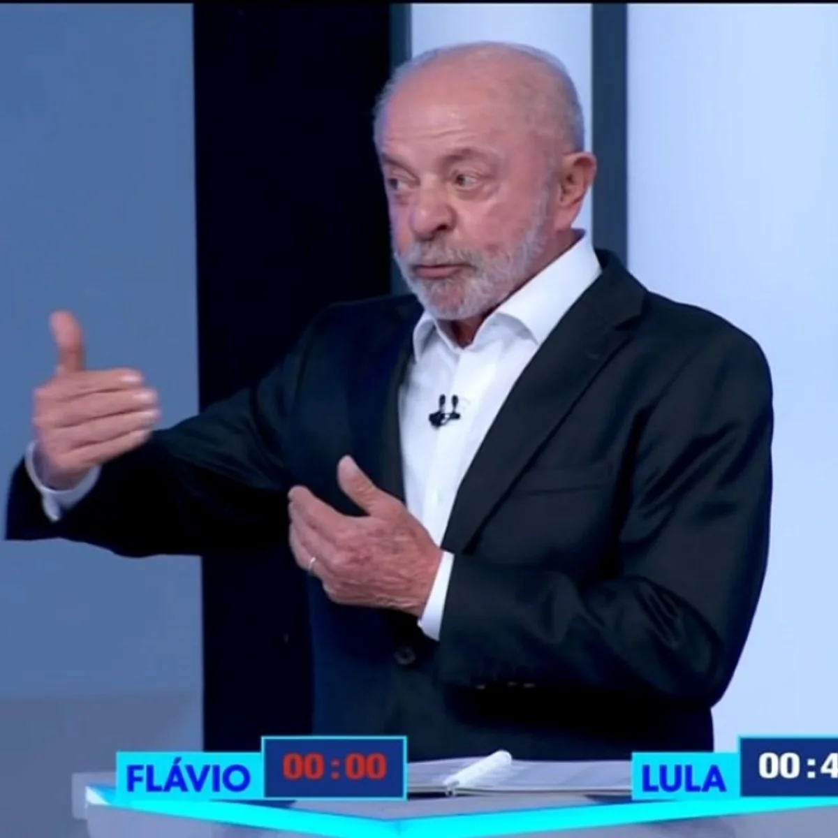 Lula critica Flávio em debate da Globo: "Aluno que decora, mas não aprende"