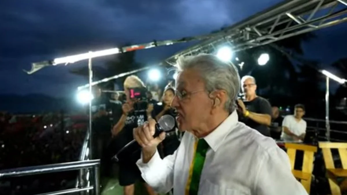 Artistas se reúnem em Copacabana para o "Ato Musical pela Democracia"