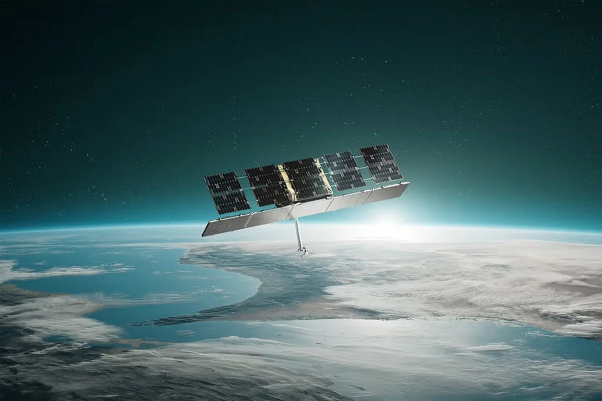 Ilustração colorida de satélite ICEYE-X36 - Metrópoles