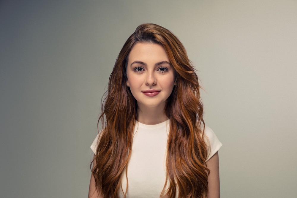 Klara Castanho revela como lida com a exposição e escolhe os personagens que quer interpretar — Foto: Divulgação Fabio Audi