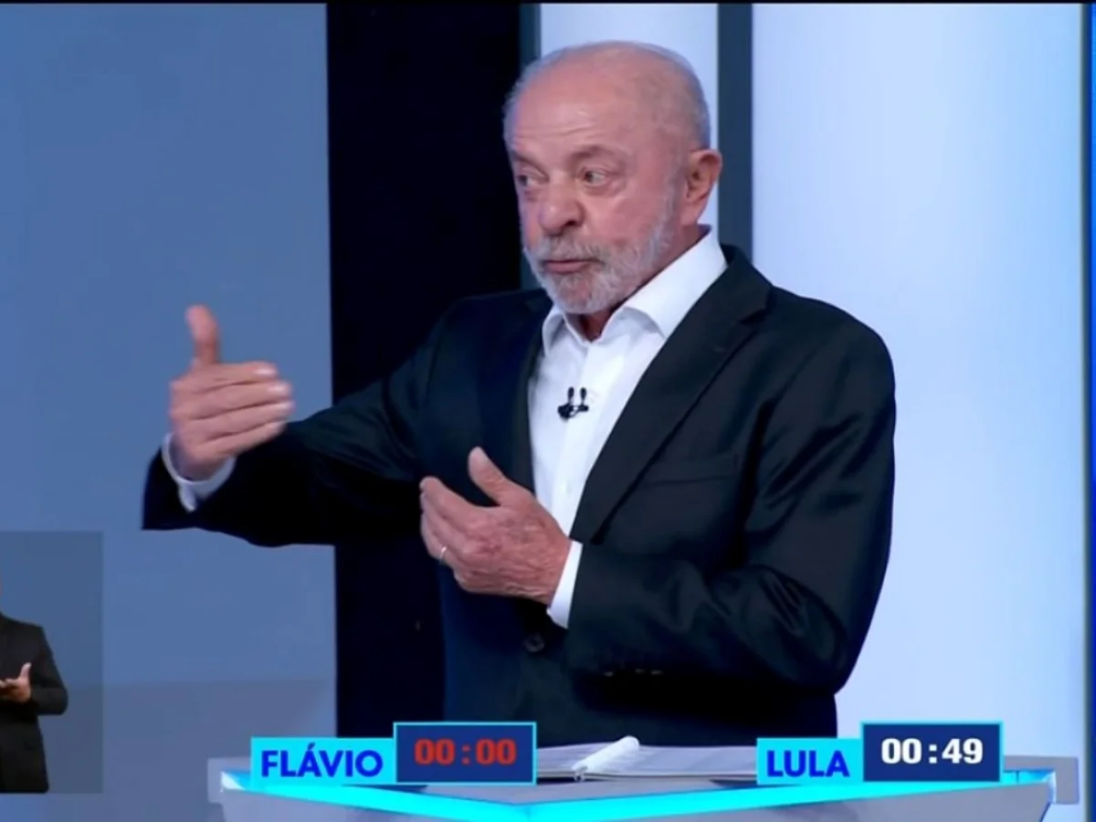 Lula critica Flávio em debate da Globo: "Aluno que decora, mas não aprende"