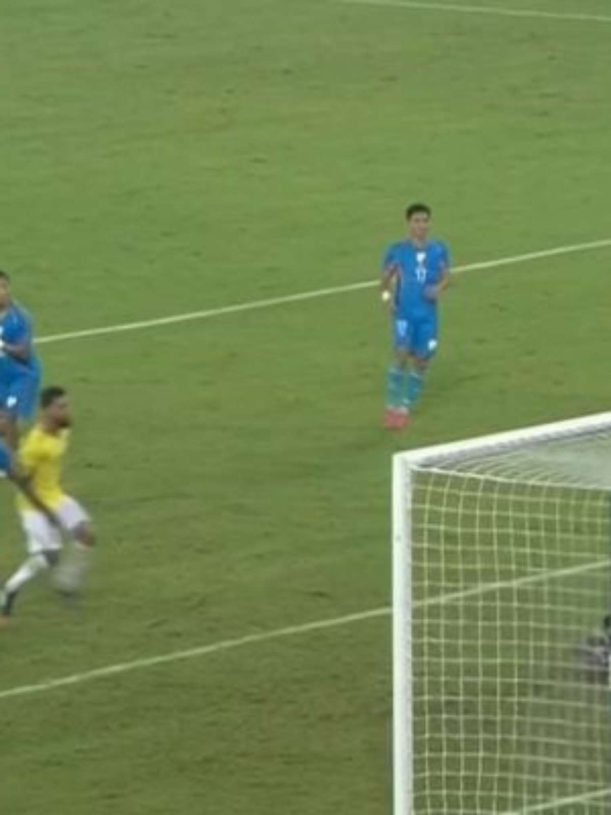 Lino e a concorrência com Vini Jr: "Confio no meu trabalho"