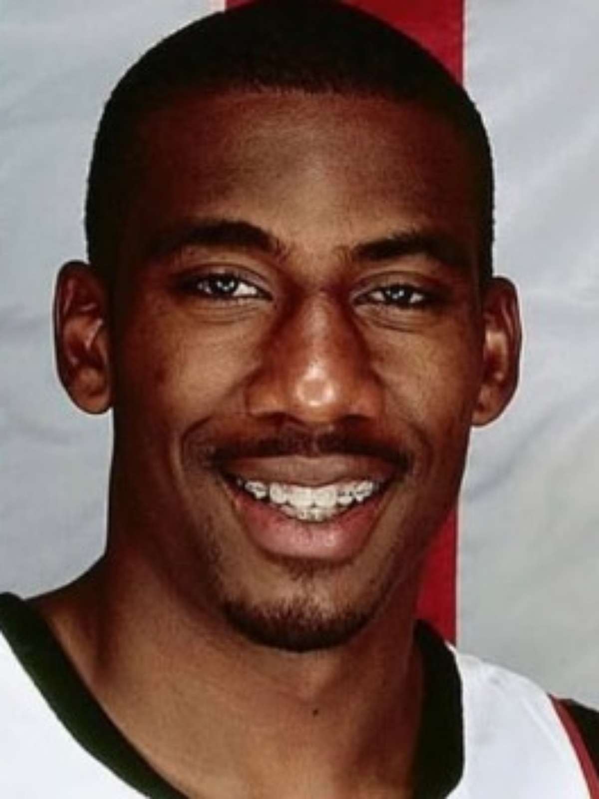 Ex-NBA vira policial quatro anos após ser preso por acusação de violência doméstica