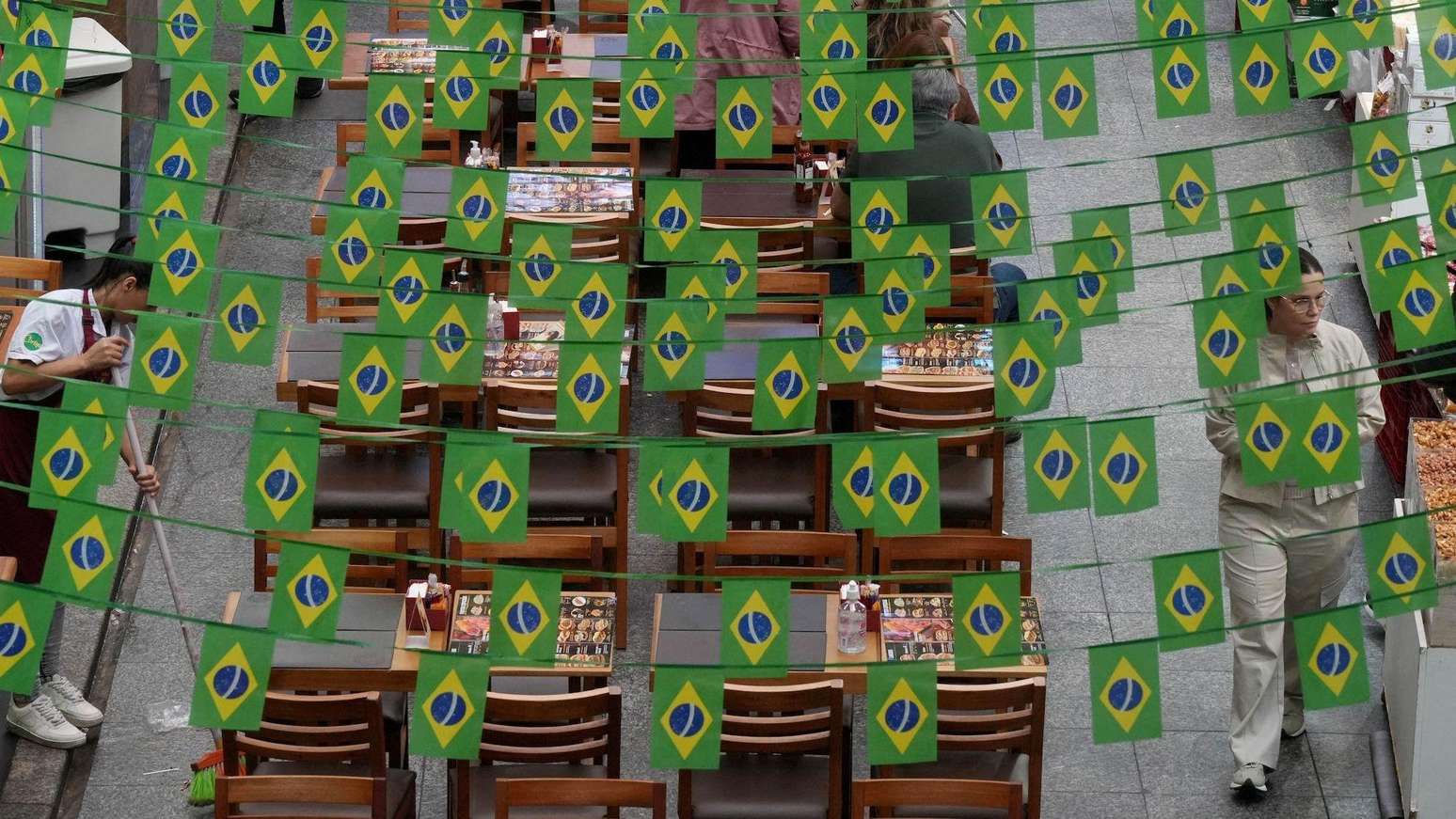 Revista britânica disse que 'estranha economia do Brasil' precisa de reforma