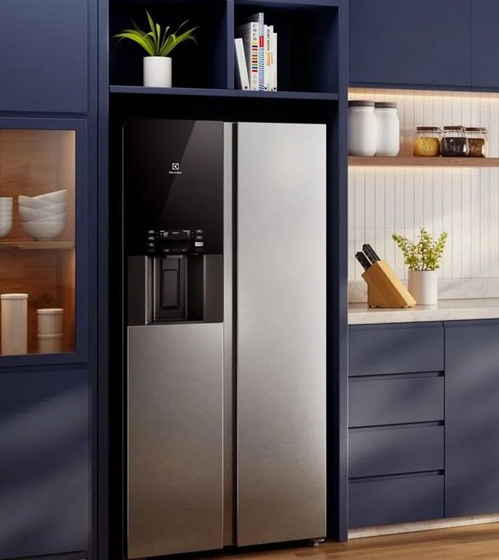 Geladeira Electrolux Frost Free Inverter 481L AutoSense e Água e Gelo na Porta Side by Side Inox Look (ES4WS) — Foto: Electrolux/Divulgação